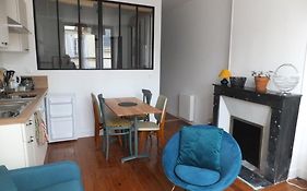 L'Etablissement Toimoinou, Hyper-Centre, Vue Marche, Proche Mer 150M, Lits Faits A Votre Arrivee, Serviettes De Toilette, Menage, Inclu, Netflix, Accueil En Personne